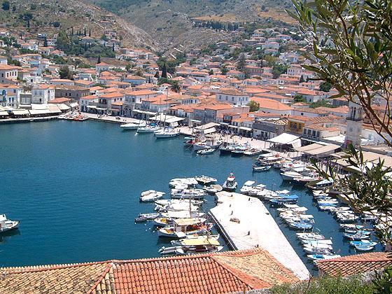 948887-general_tips-hydra_island.jpg
